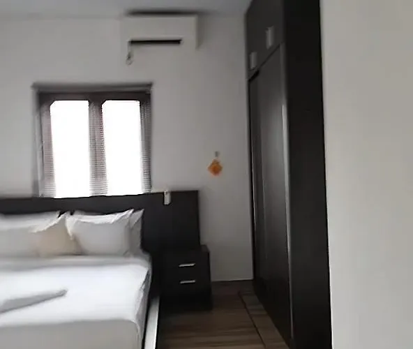 Ferienhaus 3 Bed Entire House In